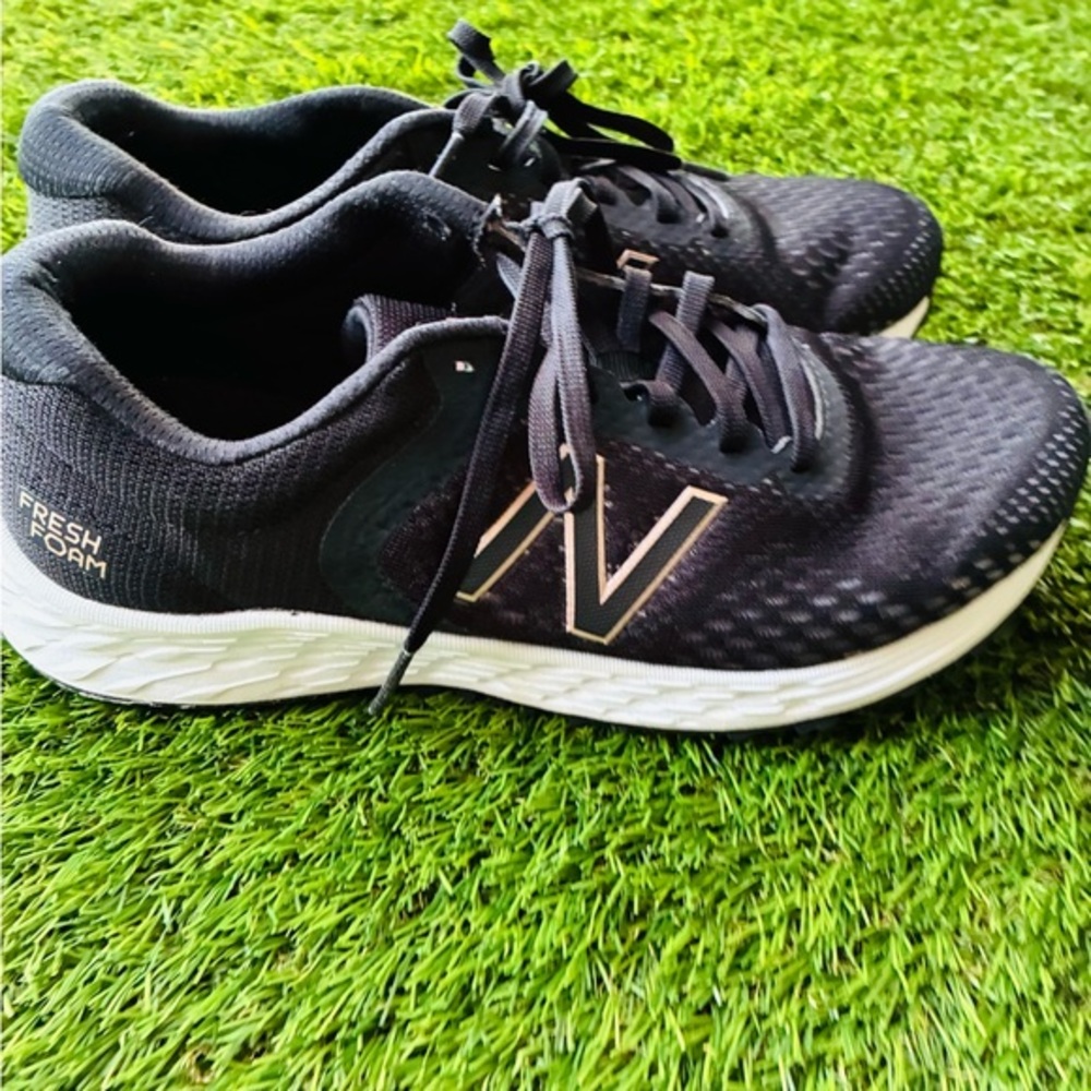 New Balance black fresh foam arishi running shoes women's 8